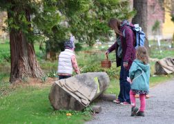 Ostereiersuche Im Botanischen Garten In Jena 09